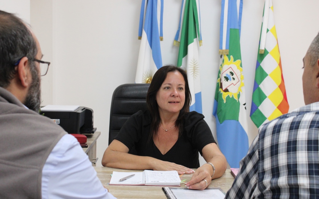 Reunión institucional en Tres Isletas