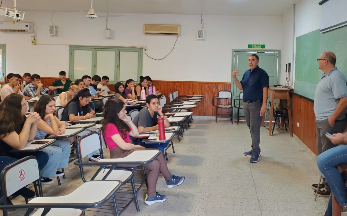 Jornada Informativa para Estudiantes de Veterinaria